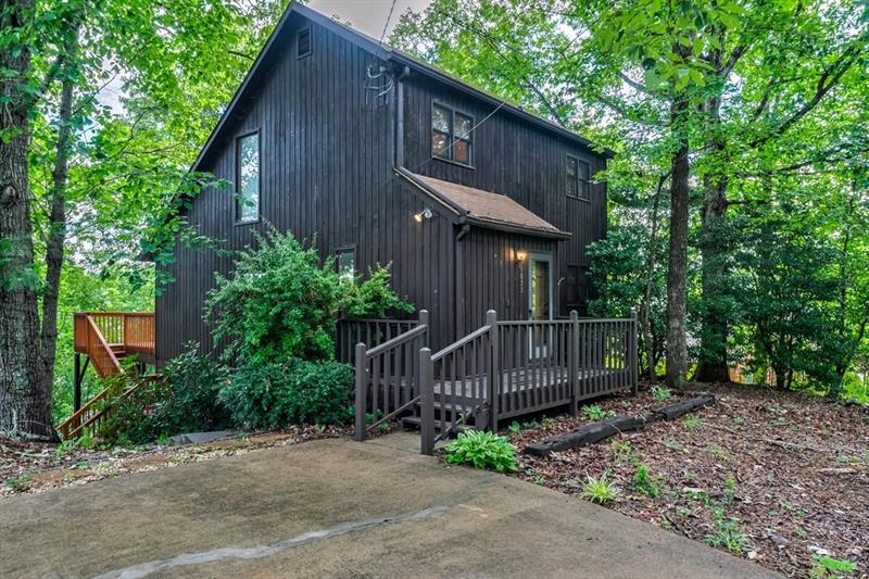 1055 Chestatee Point, Dawsonville GA 30534 House for Sale in