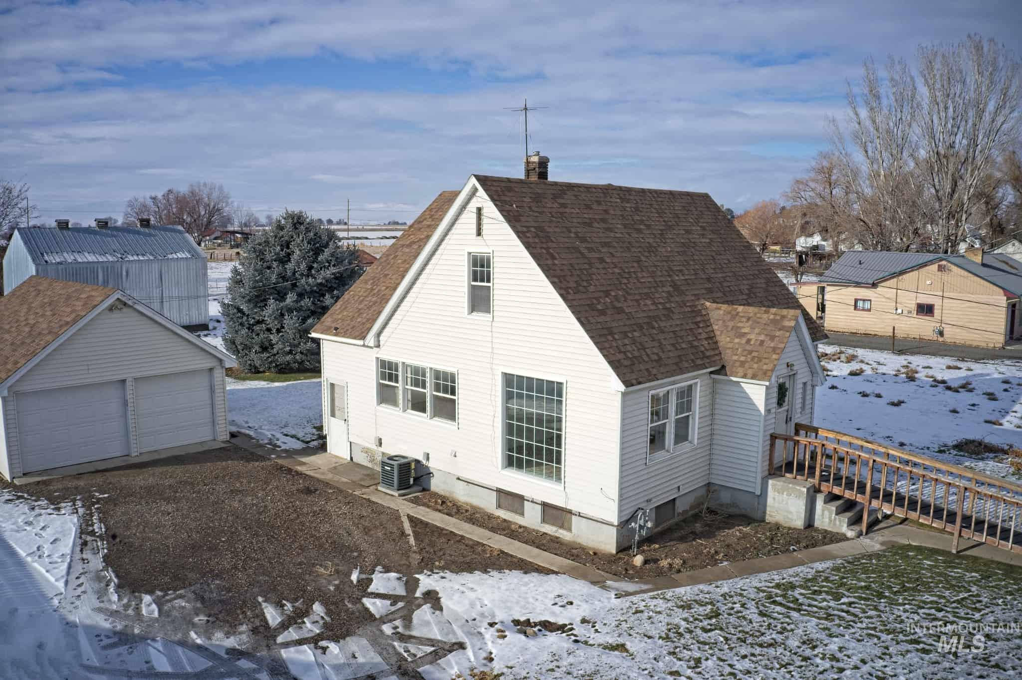 1325 W 7TH, Weiser ID 83672