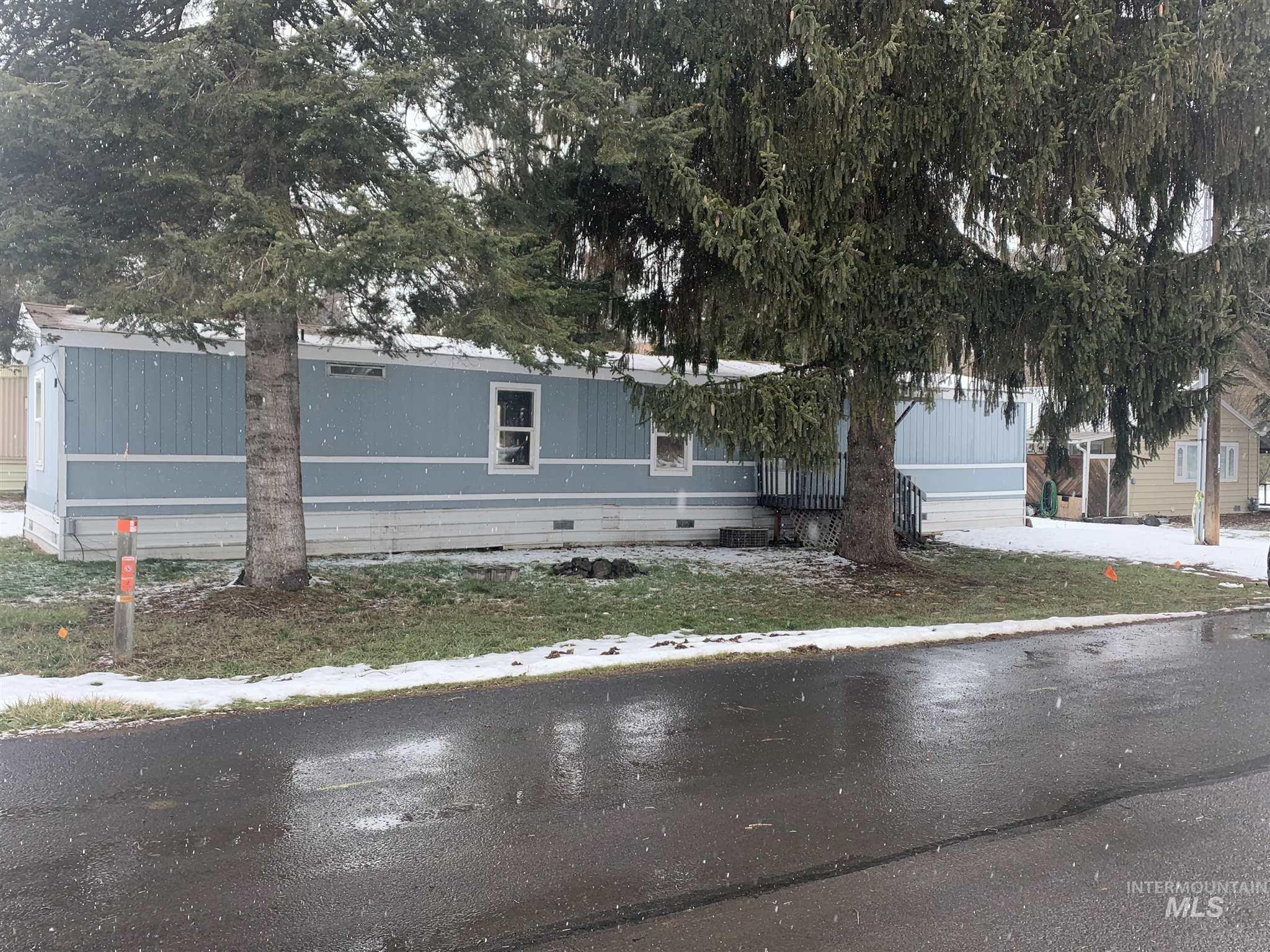 109 E Woodworth St, Uniontown WA 99179