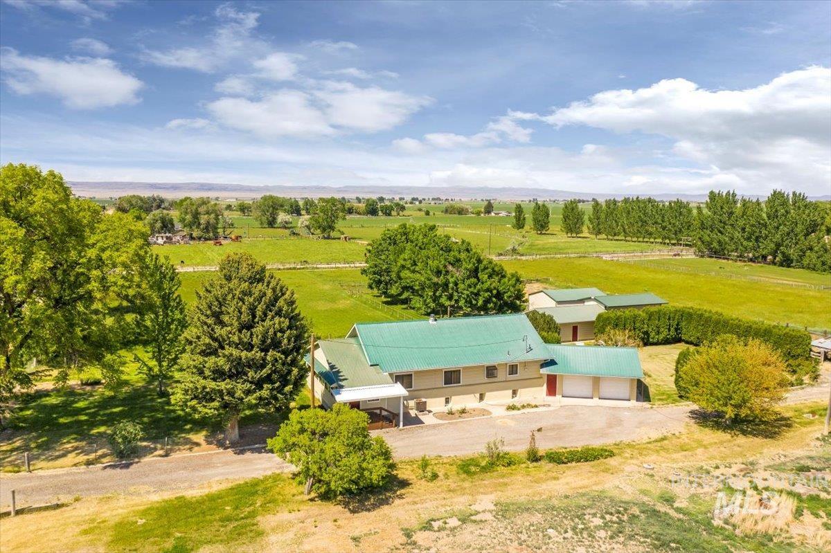 727 E 9th Avenue, Gooding ID 83330 House for Sale in Gooding, ID