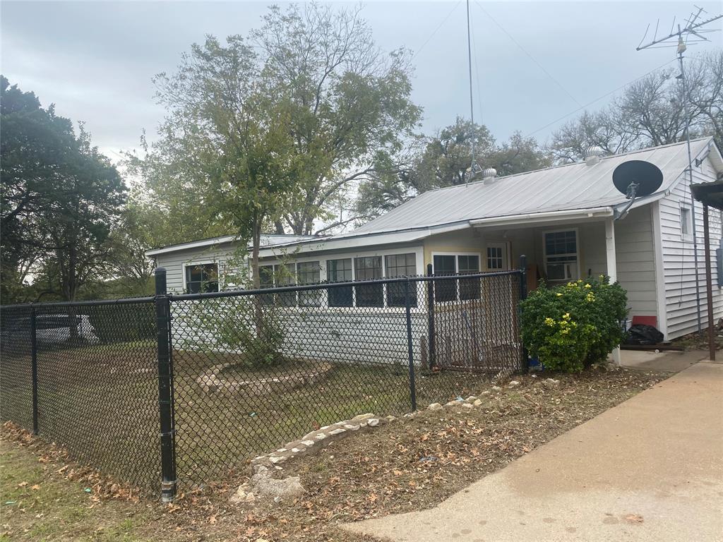 111 County Road 1433, TX 76671 House for Sale in TX