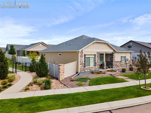 6747 Golden Briar Lane, Colorado Springs CO 80927