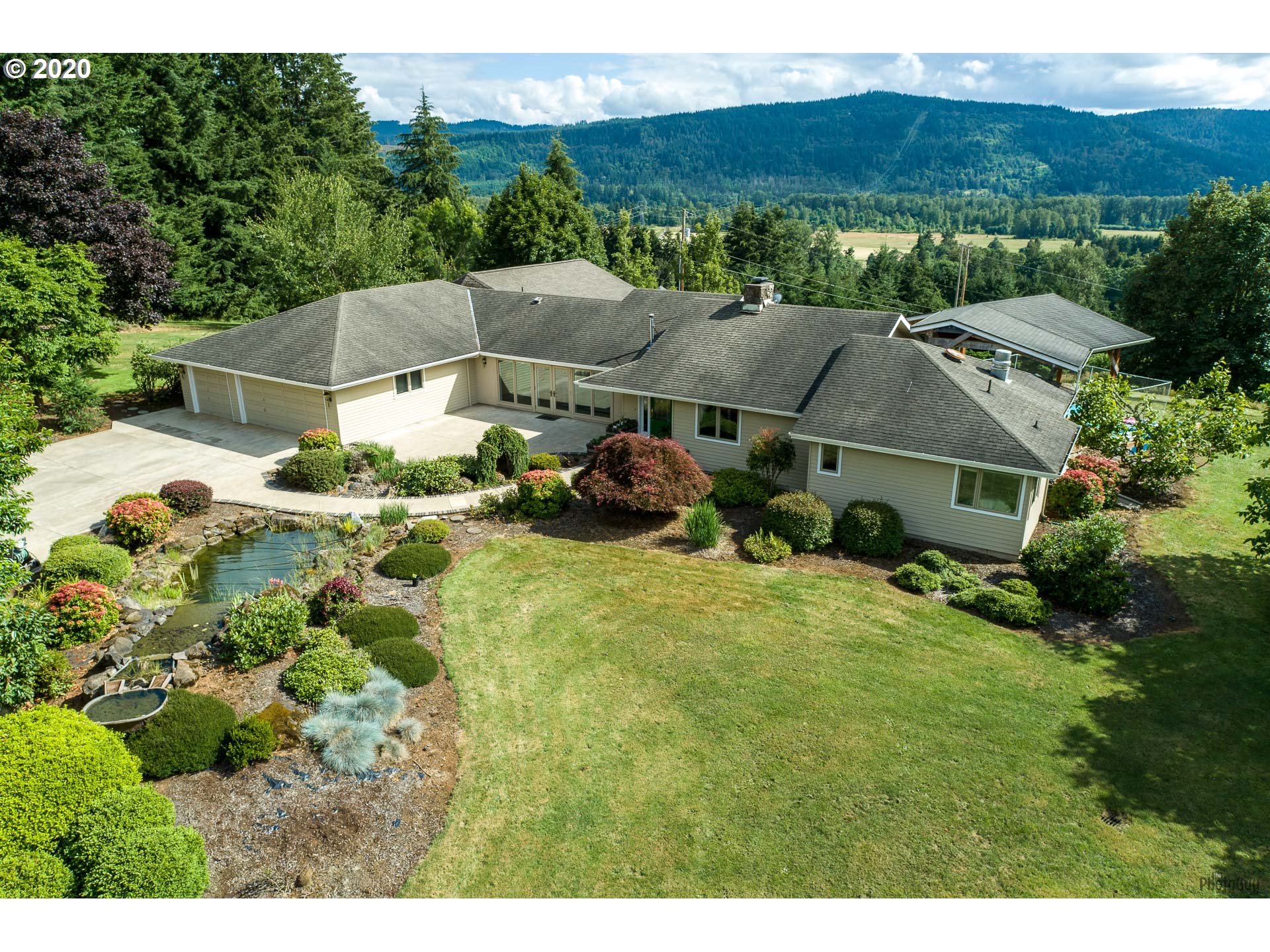 8745 THURSTON RD, Springfield OR 97478 House for Sale in Springfield