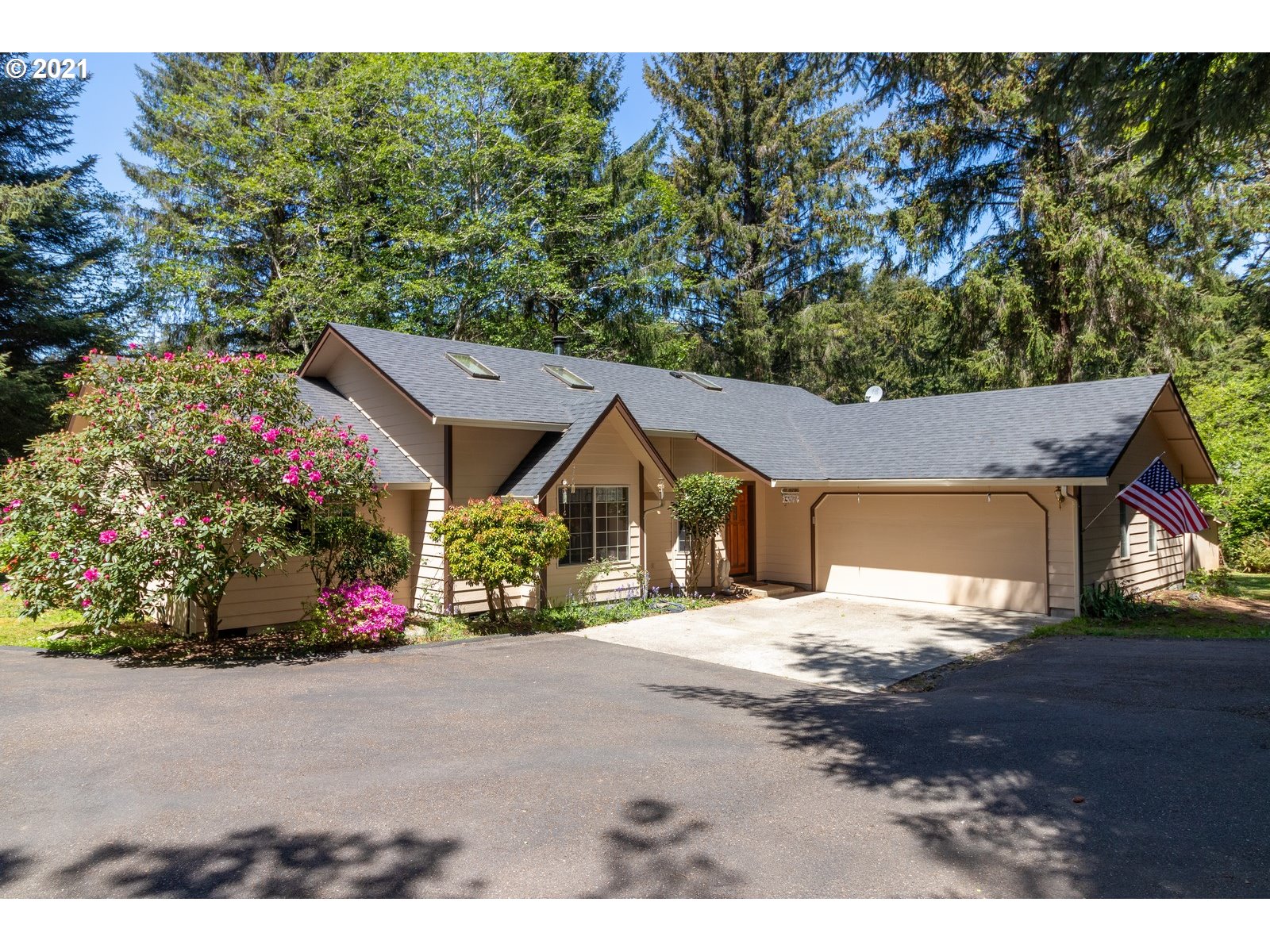 84275 CLEAR LAKE RD, Florence OR 97439 House for Sale in Florence, OR