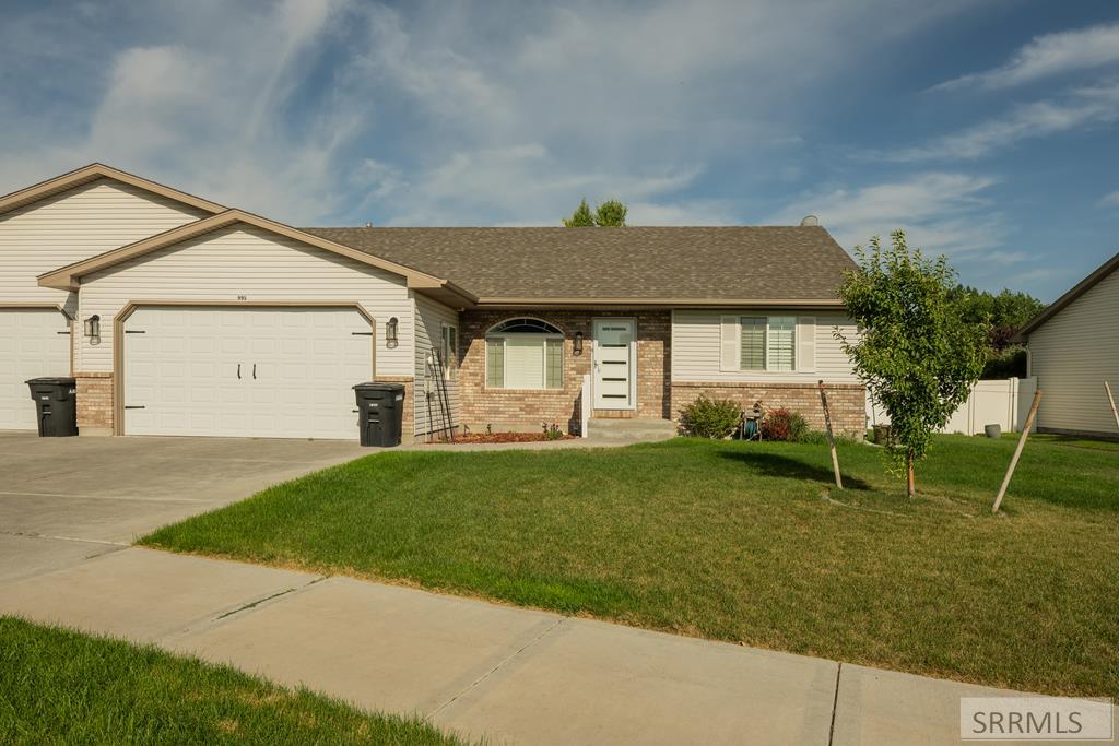 995 Edinburg Circle, Ammon ID 83406