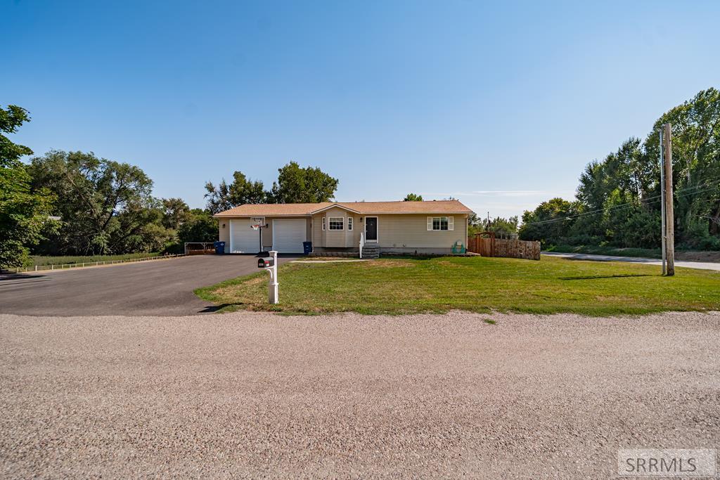 3602 E 660 N, Menan ID 83434