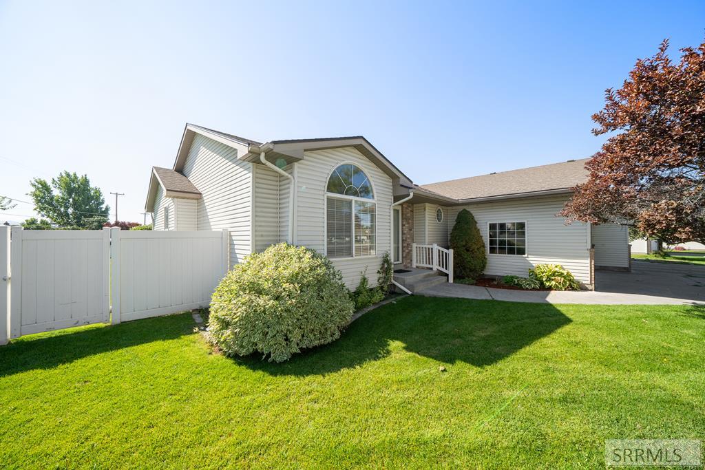 3086 Stoneridge Circle, Ammon ID 83406