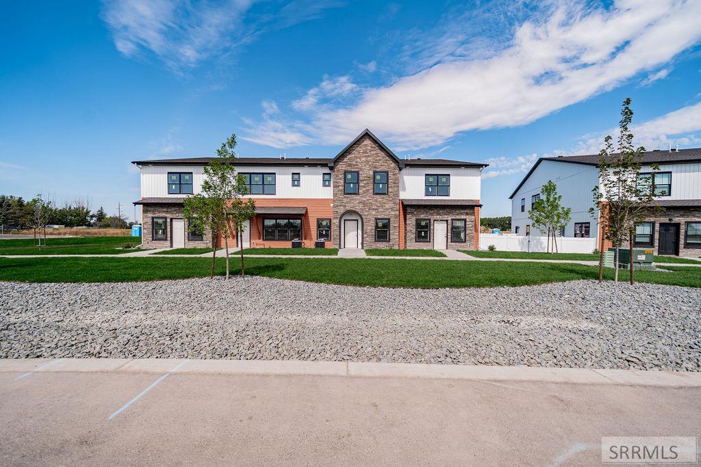 4977 N Beach Dr, Idaho Falls ID 83401