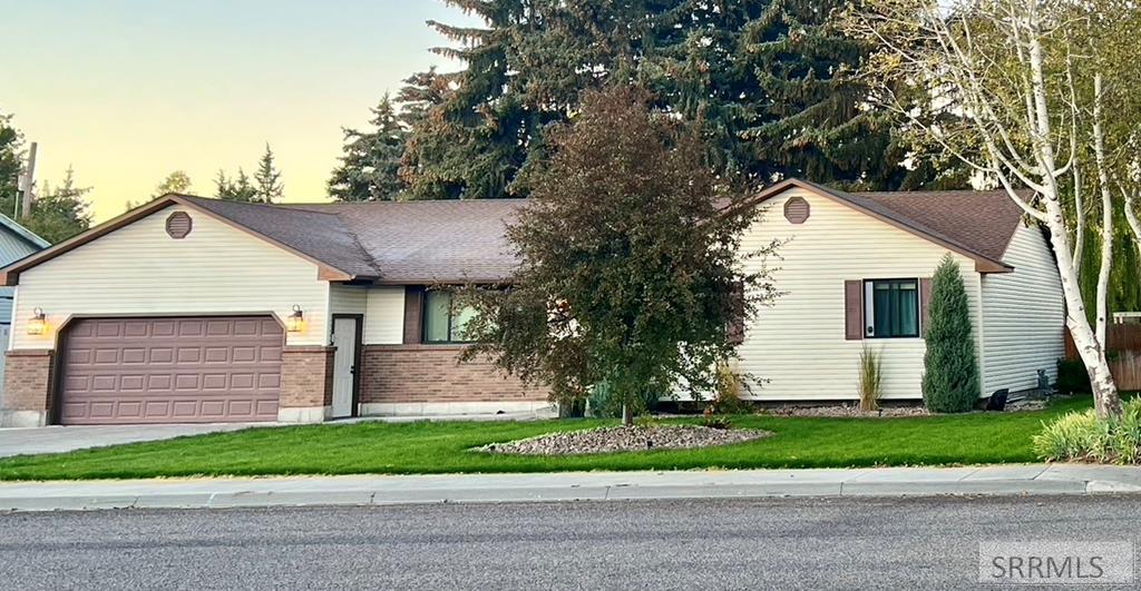 3382 S Grove Lane, Idaho Falls ID 83404