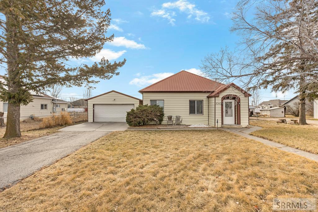 3242 E Lincoln Road, Idaho Falls ID 83401