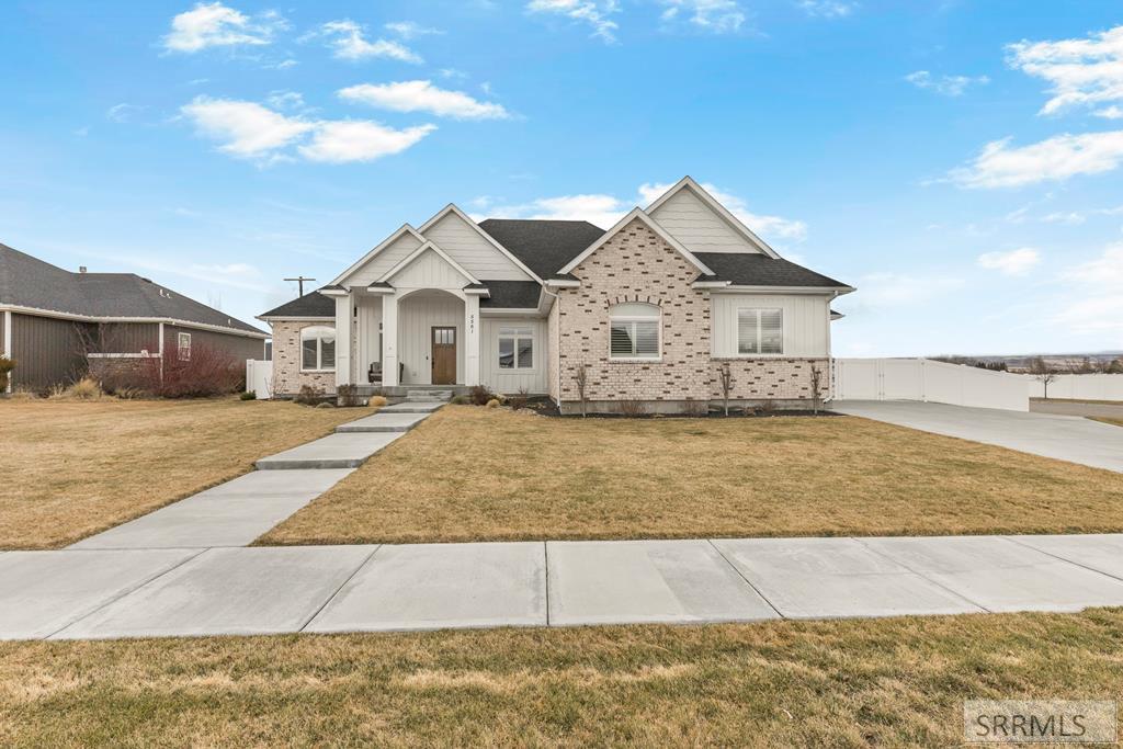 5561 Jolyn Way, Idaho Falls ID 83404