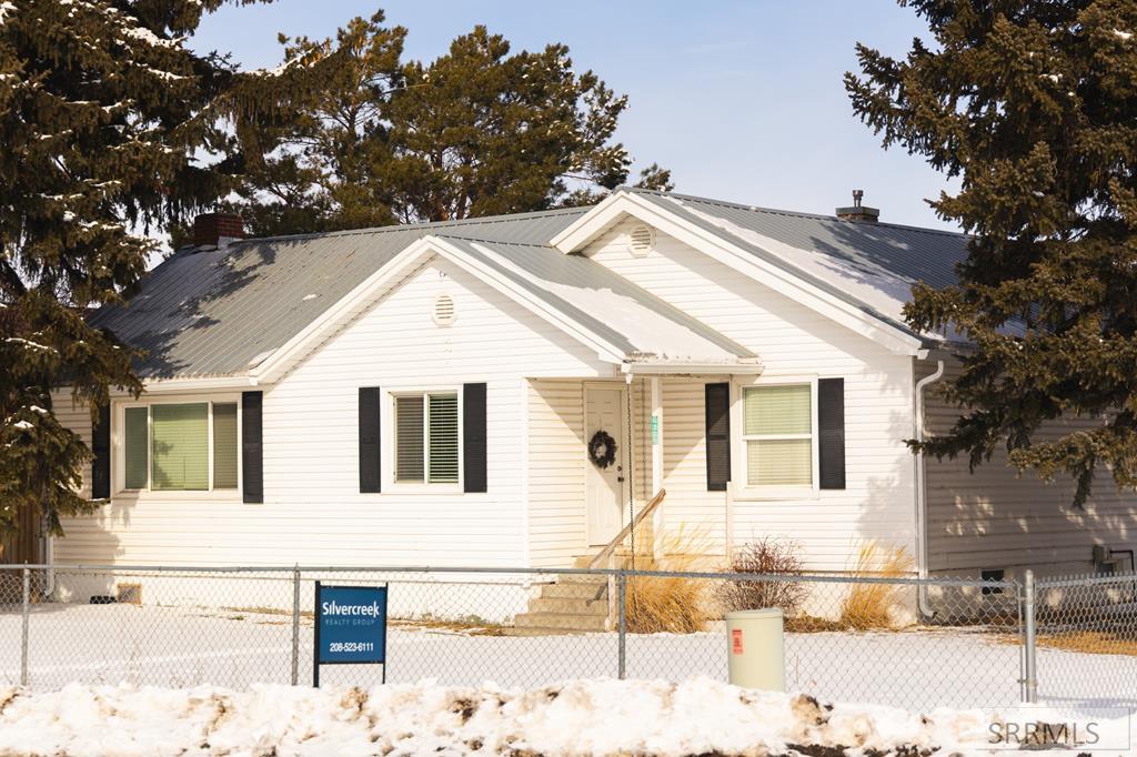 6114 W 3800 S, Rexburg ID 83440