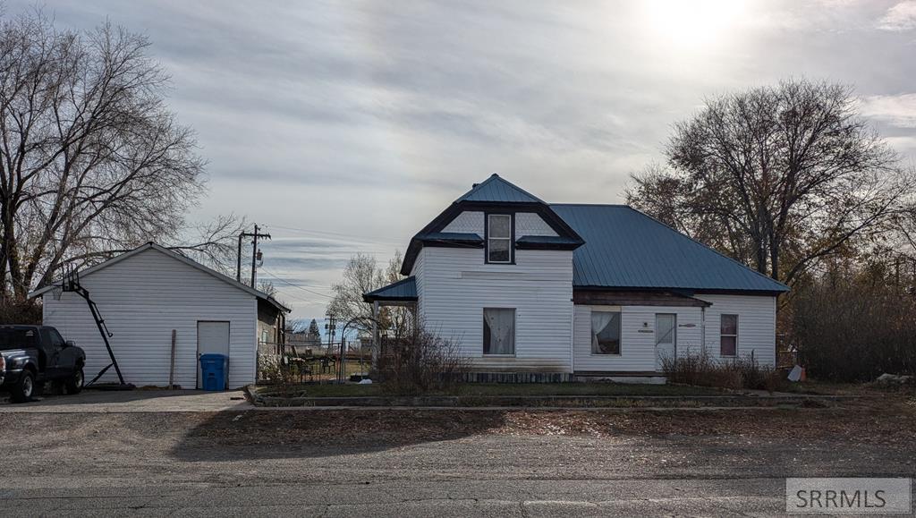 436 W 7th S, St Anthony ID 83445