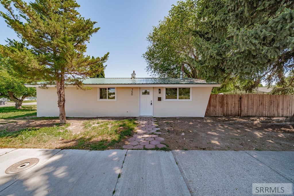 750 NE Bonneville Drive, Idaho Falls ID 83401