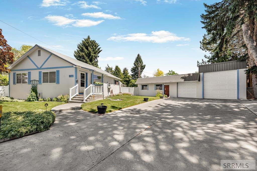 877 Flora Circle, Idaho Falls ID 83401
