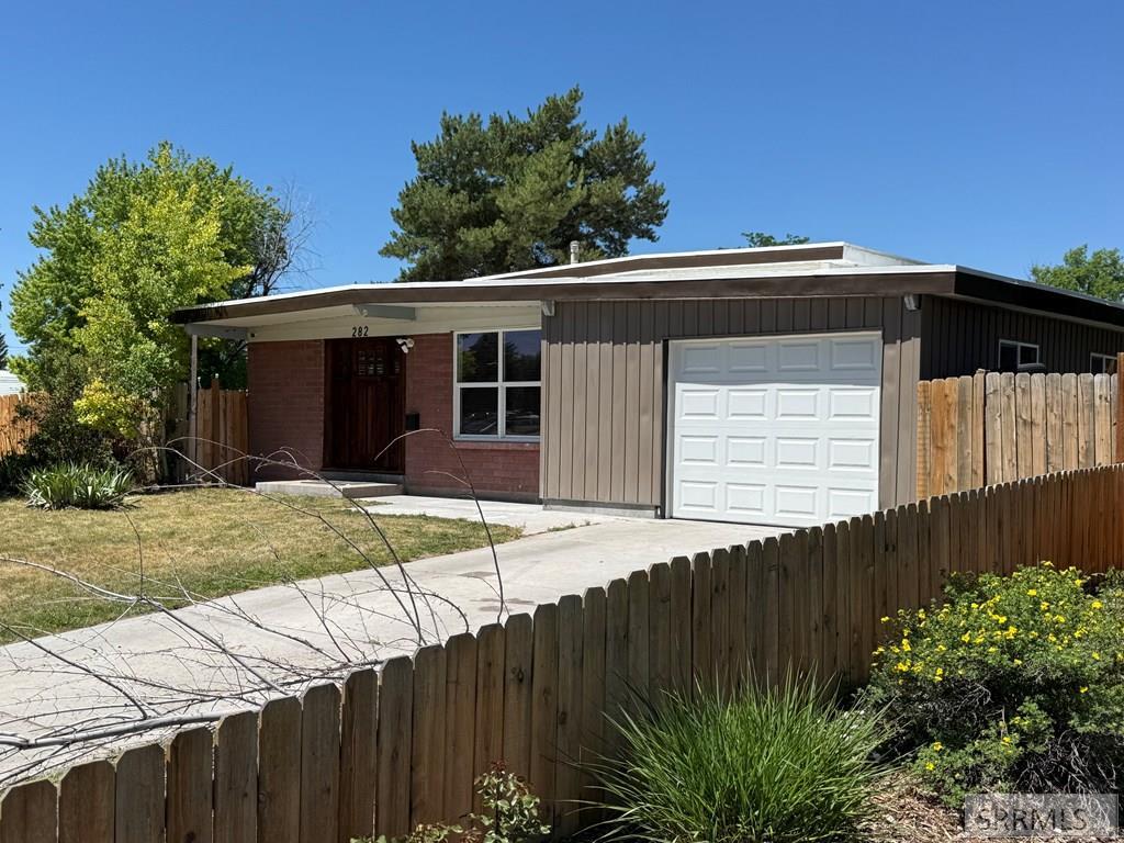 282 Wyatt Avenue, Idaho Falls ID 83404