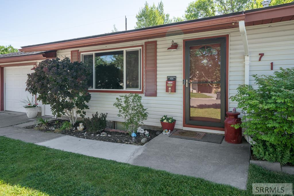 712 Falls Drive, Idaho Falls ID 83401