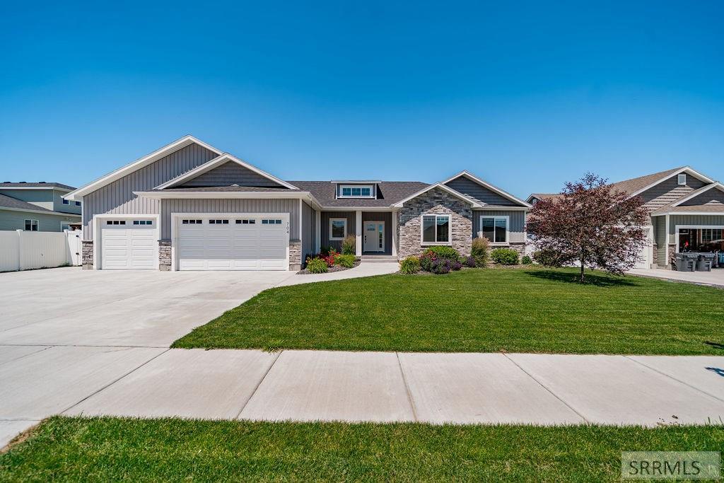 704 Deakon Court, Idaho Falls ID 83402