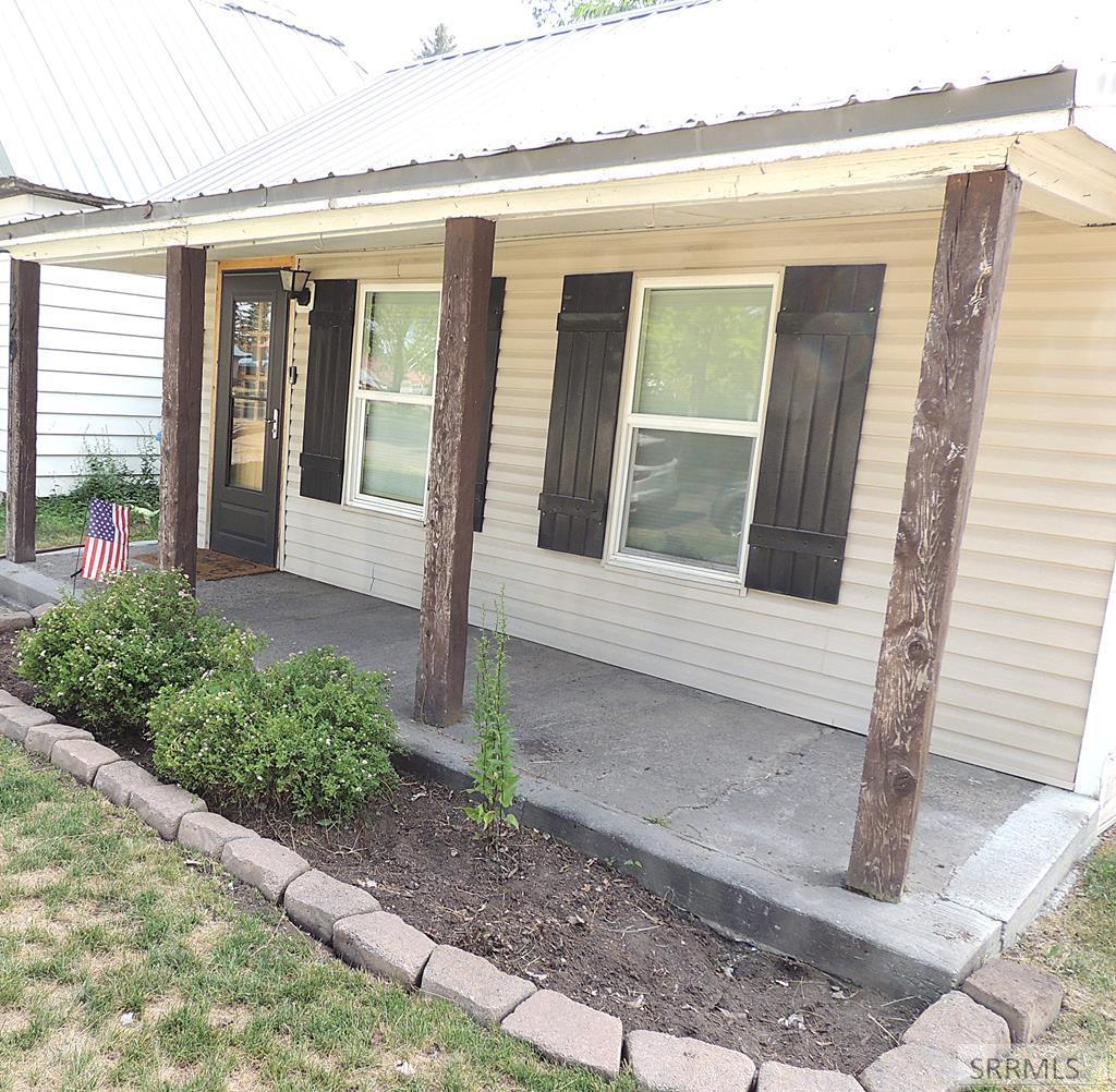 329 N Bridge Street, St Anthony ID 83445