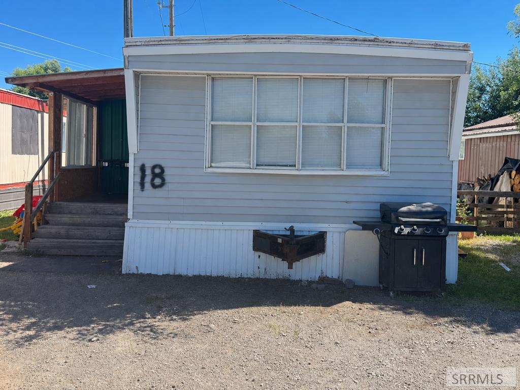 1149 S Yellowstone Hwy Unit 18, St Anthony ID 83445