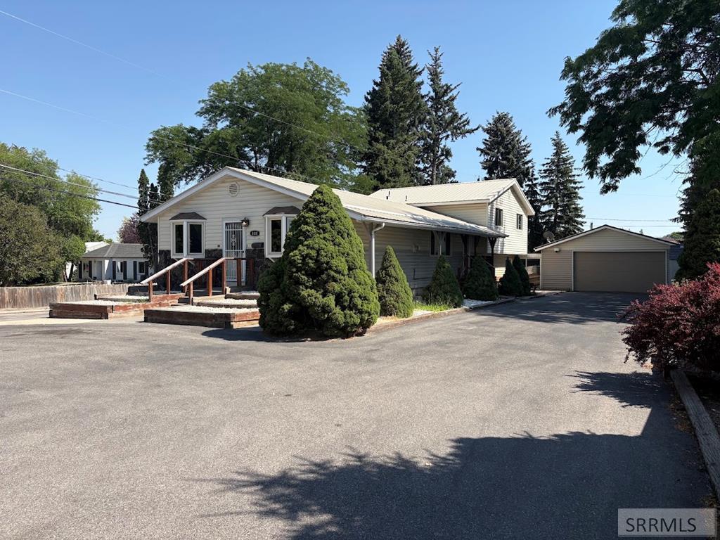 880 1st Street, Idaho Falls ID 83401