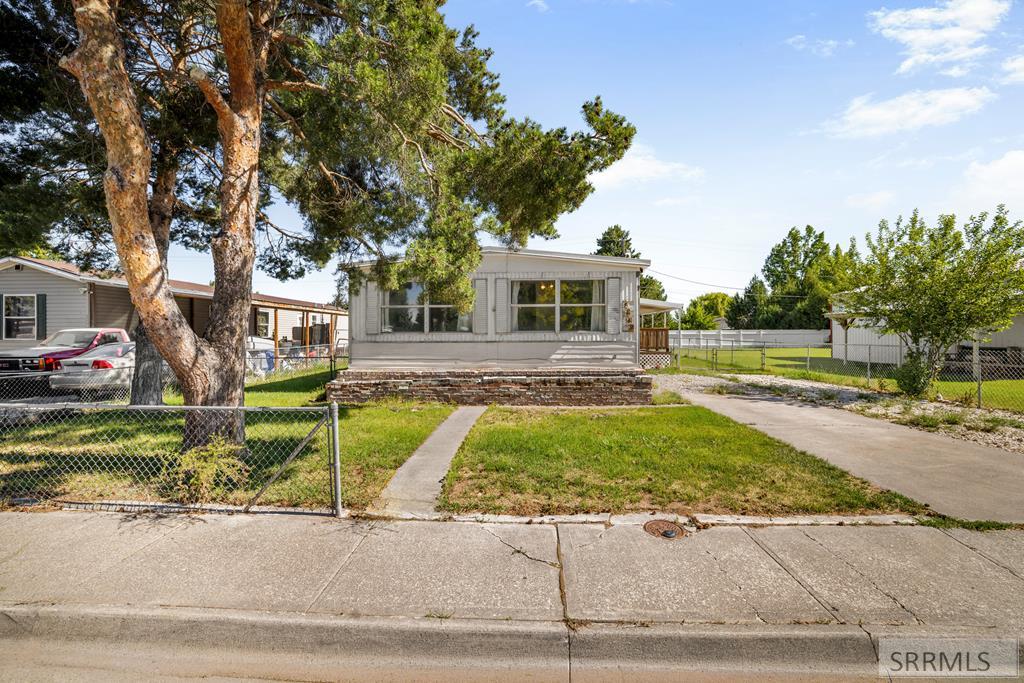 3665 E Upland Street, Idaho Falls ID 83401