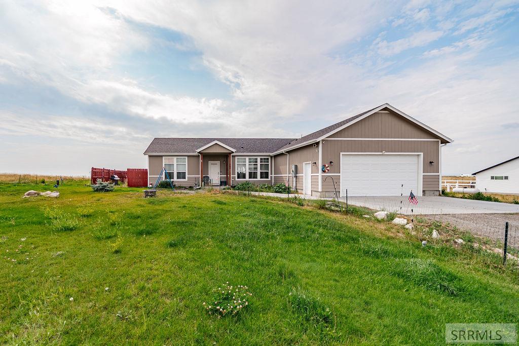 563 N 3000 E, St Anthony ID 83445