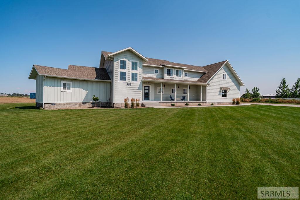 956 E 1100 N, Shelley ID 83274