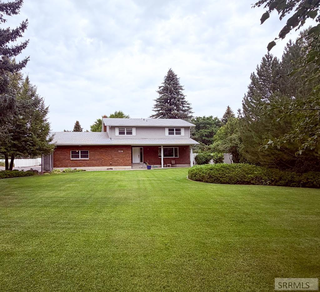 210 Sunny Heights Lane, Idaho Falls ID 83402