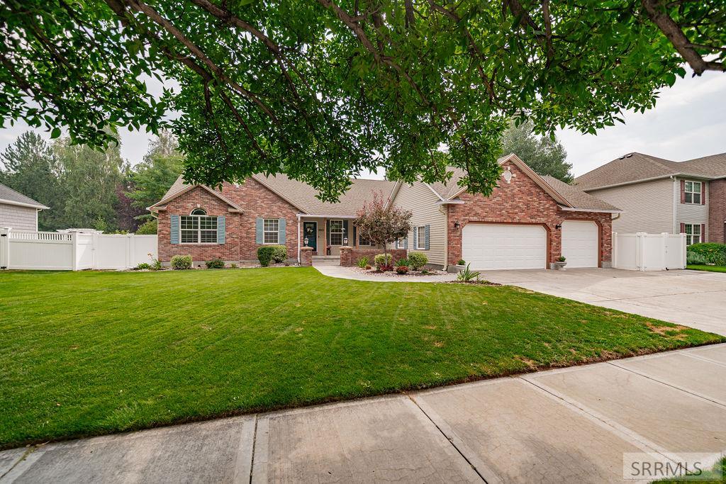 3803 Woodhaven Lane, Idaho Falls ID 83404