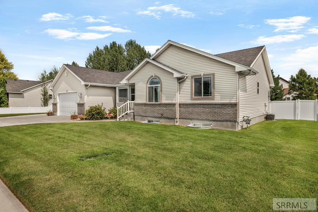 3864 E John Adams Parkway, Ammon ID 83406