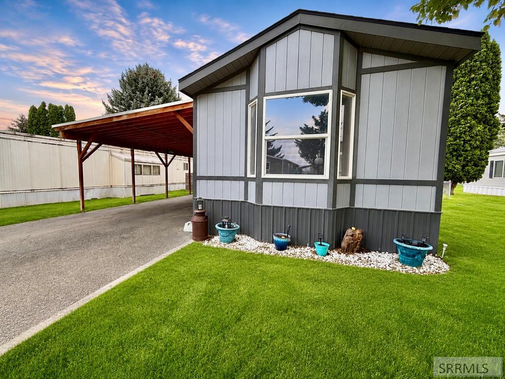 1835 N Whispering Pines Drive, Idaho Falls ID 83401