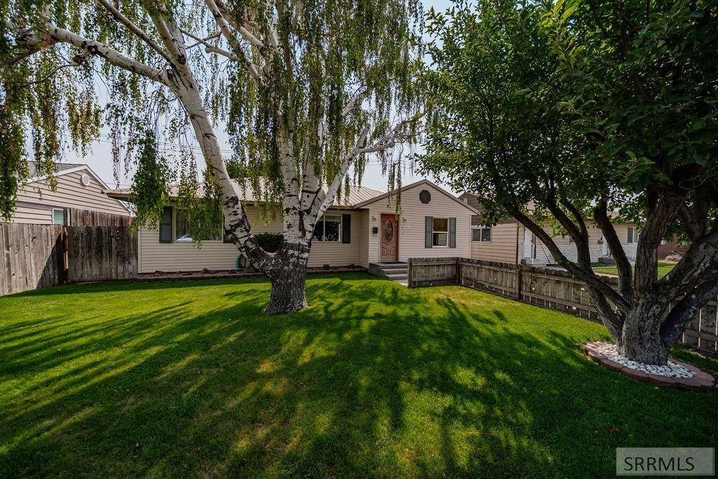 1072 Hillview Avenue, Idaho Falls ID 83402