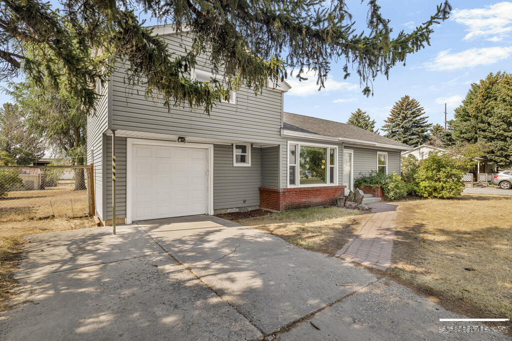 2516 E Lincoln Road, Idaho Falls ID 83401