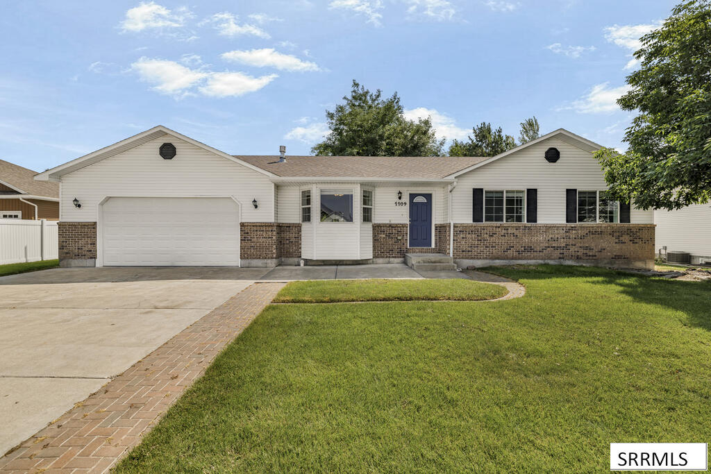 1109 S Diamond Circle, Ammon ID 83406