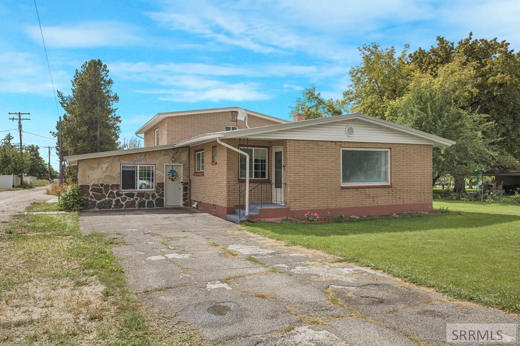 160 W Oak Street, Shelley ID 83274