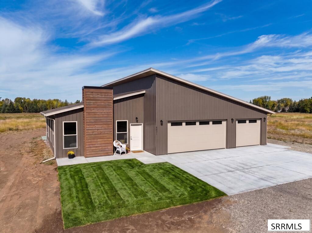 531 N 2565 E, St Anthony ID 83445