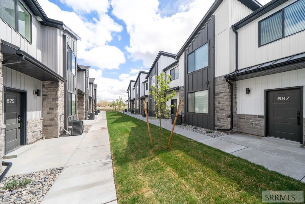 733 Curlew Drive, Ammon ID 83406