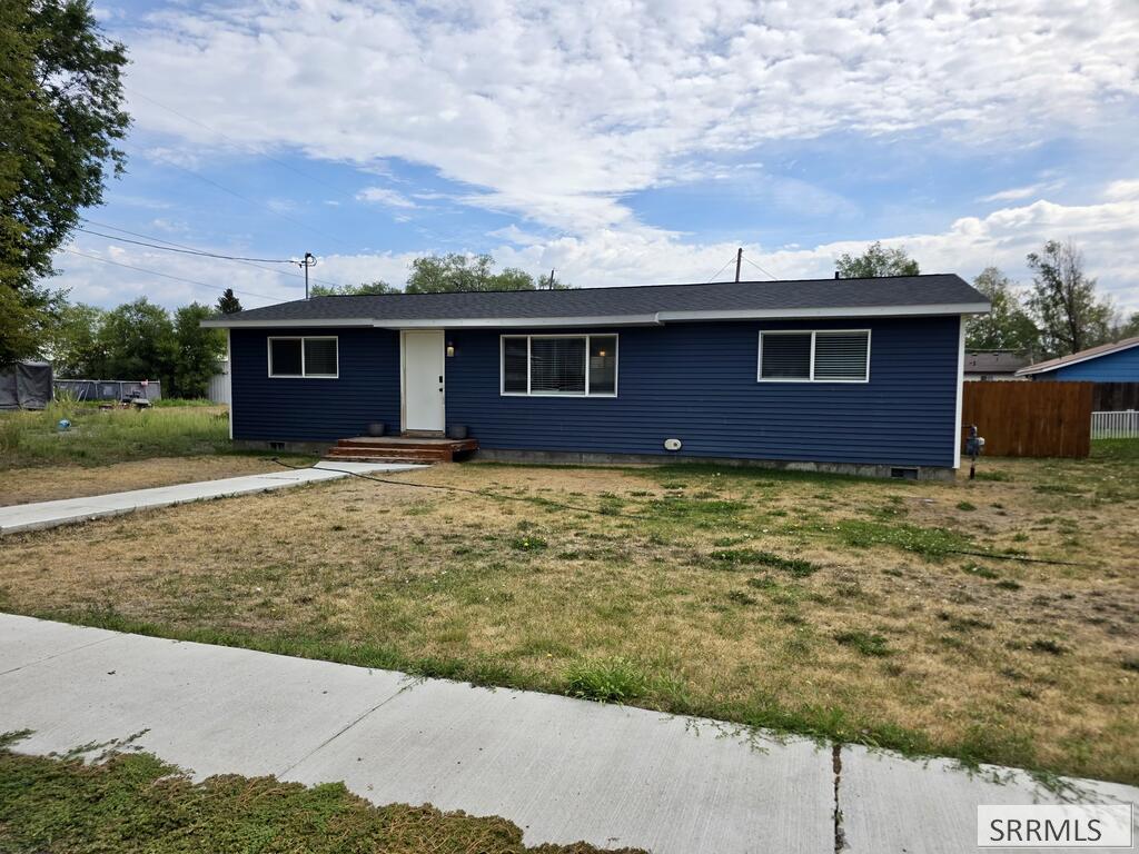 660 S 2nd E, St Anthony ID 83445