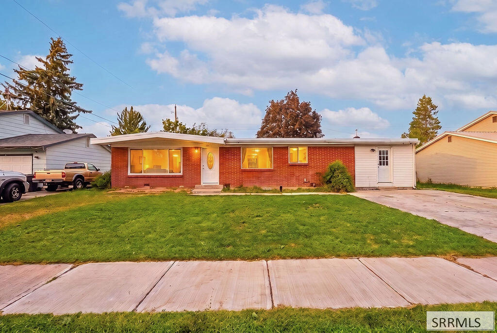 2161 E John Adams Parkway, Idaho Falls ID 83401