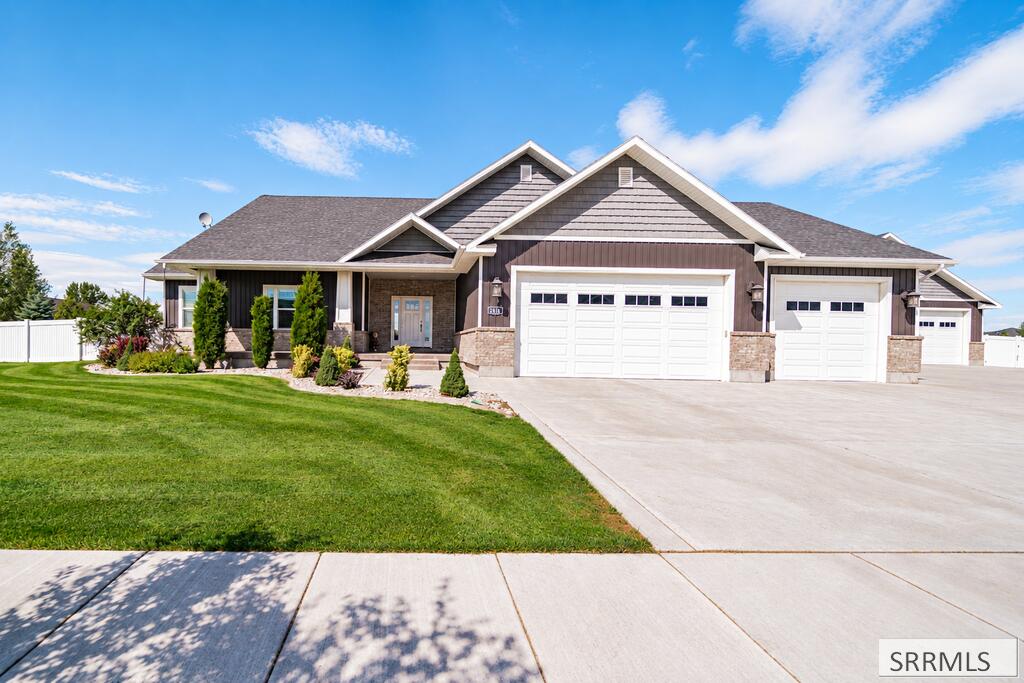 2141 E Cedar Point Lane, Idaho Falls ID 83401