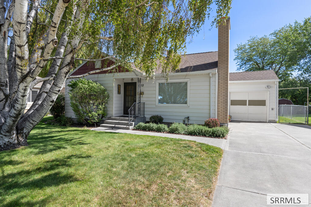 822 Crestmont Avenue, Idaho Falls ID 83402