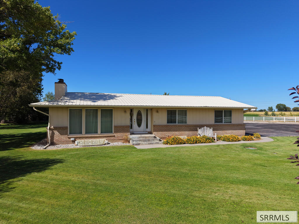 970 E 800 N, Shelley ID 83274