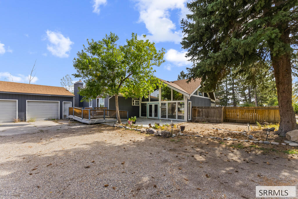 4011 E 49th S, Ammon ID 83406