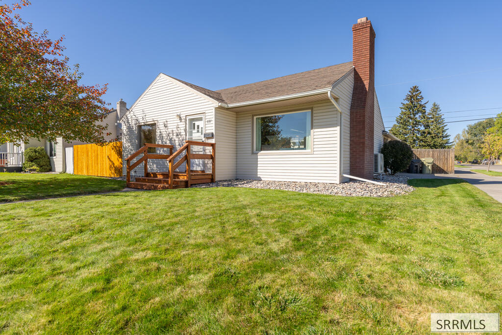 897 E 13th Street, Idaho Falls ID 83404