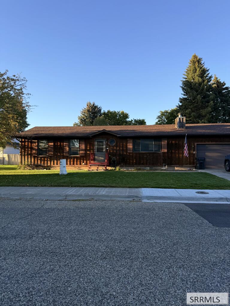 1565 Parkwood Circle, Idaho Falls ID 83401