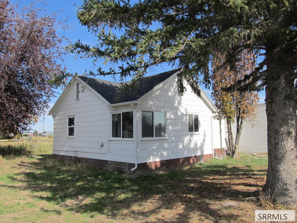 6745 S 2000 W, Rexburg ID 83440