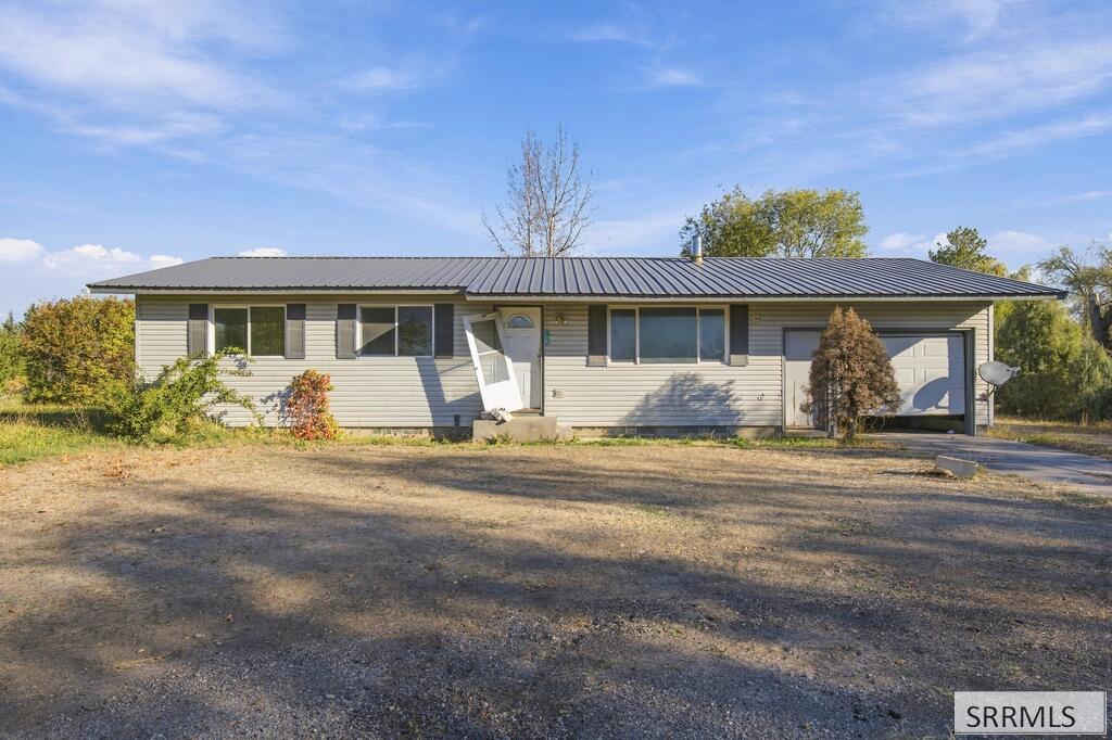 724 E 1540 N, Shelley ID 83274