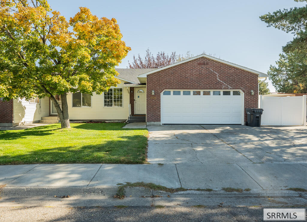 1233 Hoopes Ave, Idaho Falls ID 83404