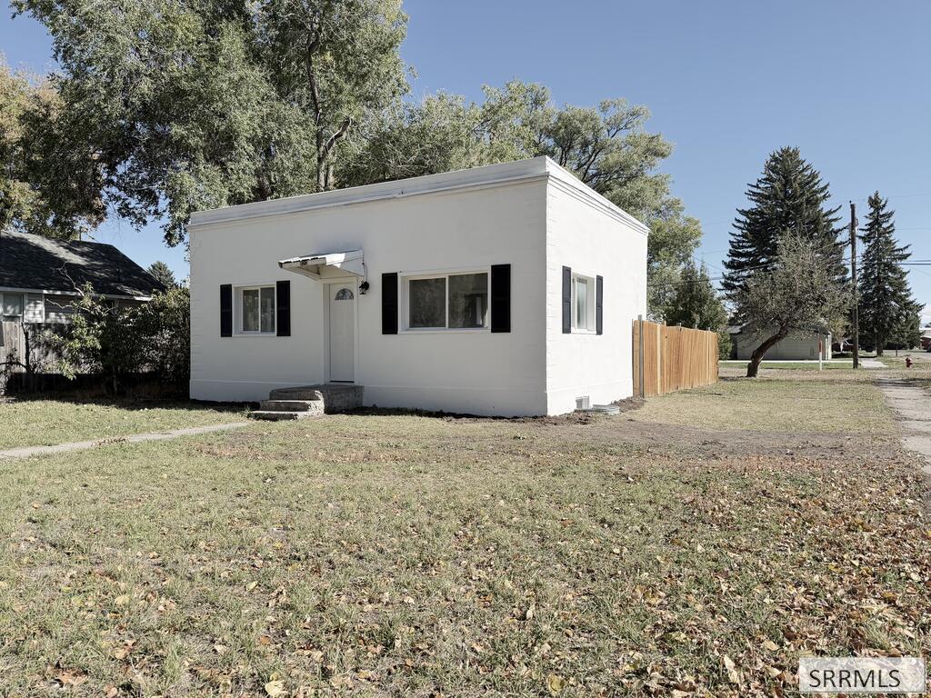 820 N Shilling Avenue, Blackfoot ID 83221
